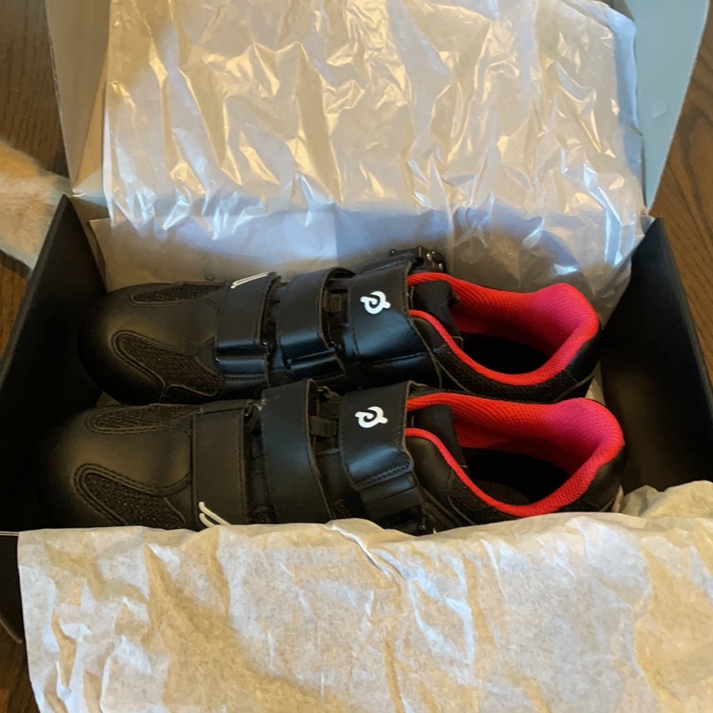 Peloton shoes sizes 40 - NWOT
